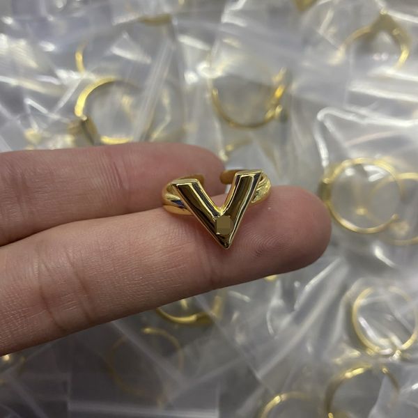 luxury designer extravagant brand letter band rings 18k gold plated stainless steel open ring fashion women men turquoise crystal metal jewe, Silver
luxury designer extravagant brand letter band rings 18k gold plated stainless steel open ring fashion women men turquoise crystal metal jewe, Silver