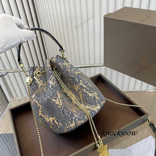 shoulder bag designer bag luxury bag snake print bucket bag celebrity temperament handbag women fashion crossbody chain shoulder 230609
shoulder bag designer bag luxury bag snake print bucket bag celebrity temperament handbag women fashion crossbody chain shoulder 230609