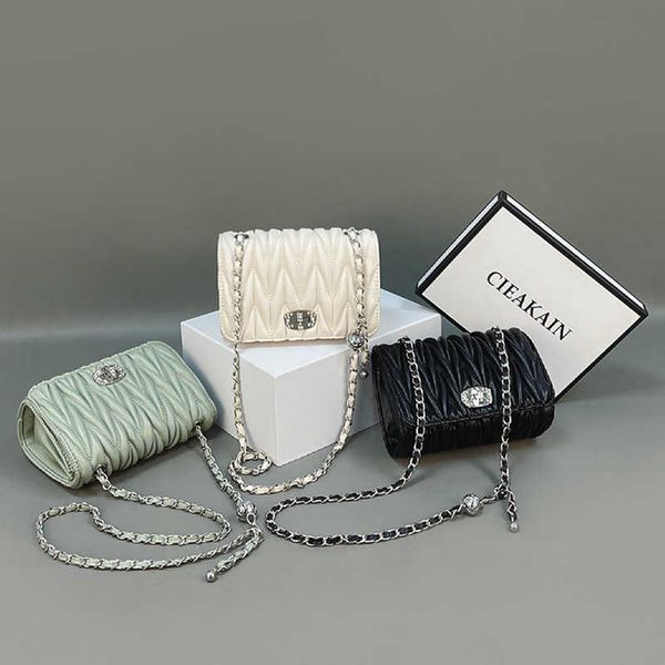 miu fashion white bag 2023 new summer fashion women's bag design sense diamond chain small bag miu miao bag
miu fashion white bag 2023 new summer fashion women's bag design sense diamond chain small bag miu miao bag