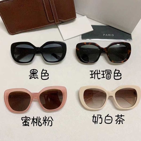 new cl saijia high version triumphal arch cl40226u uv resistant sunglasses, White;black
new cl saijia high version triumphal arch cl40226u uv resistant sunglasses, White;black
