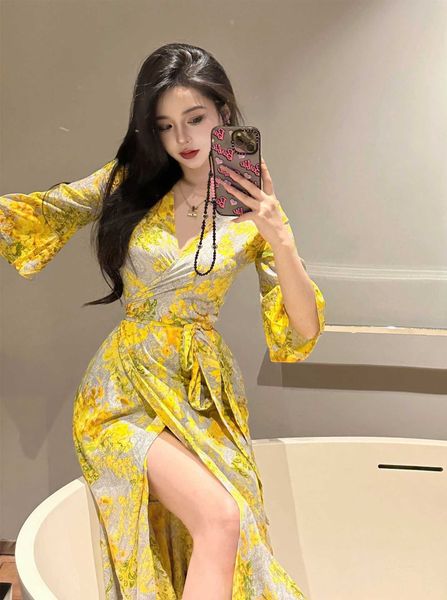golden robe floral french print wrap around holiday long dress pure and sensual atmosphere seaside beach, White;black
golden robe floral french print wrap around holiday long dress pure and sensual atmosphere seaside beach, White;black