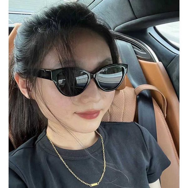 frames 2023 new little fragrance sunglasses for women 3436 the same high-end cat eye flat light mirror plain beauty artifact, White;black
frames 2023 new little fragrance sunglasses for women 3436 the same high-end cat eye flat light mirror plain beauty artifact, White;black