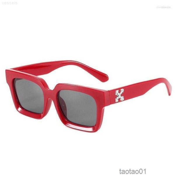 sunglasses off net red european and american tide brand the same square glasses accessories female wholesalesunglasses wl9d, White;black
sunglasses off net red european and american tide brand the same square glasses accessories female wholesalesunglasses wl9d, White;black