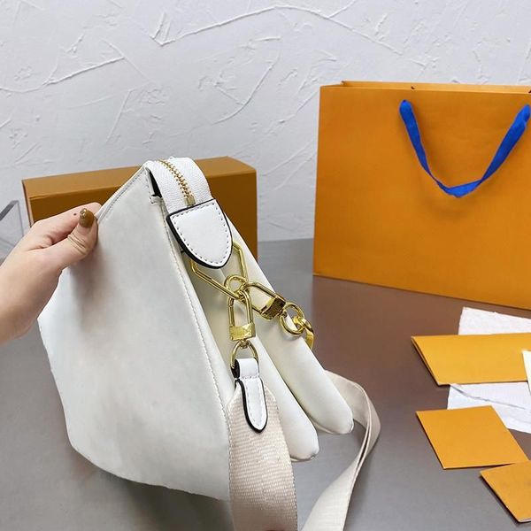 2023 designer handbags shoulder bags handbag purses genuine leather different colors gold chain high-quality fashion brand with original box, Black;red
2023 designer handbags shoulder bags handbag purses genuine leather different colors gold chain high-quality fashion brand with original box, Black;red