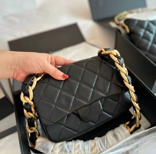 designer bag luxury handbag fashionbags crossbody classic bag quilted sheepskin square bag lady bag woman handbag armpit bag 21cm
designer bag luxury handbag fashionbags crossbody classic bag quilted sheepskin square bag lady bag woman handbag armpit bag 21cm