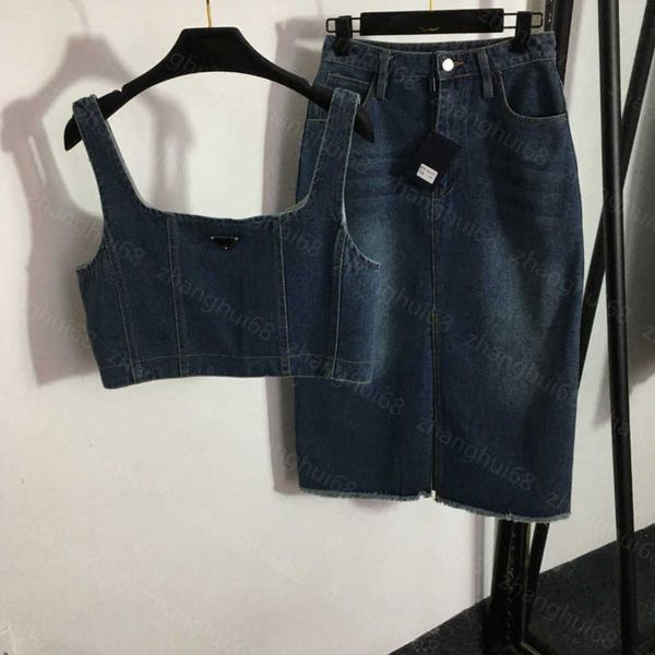 23ss skirt set womens designer clothing letter triangle label denim halter vest high waist split denim skirt sets womens clothing a1, White
23ss skirt set womens designer clothing letter triangle label denim halter vest high waist split denim skirt sets womens clothing a1, White