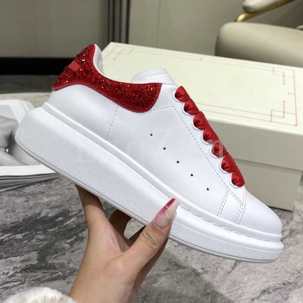 autumn new lace-up small white shoes women leather thick sole casual shoes comfortable breathable flats sneakers 34-44
autumn new lace-up small white shoes women leather thick sole casual shoes comfortable breathable flats sneakers 34-44