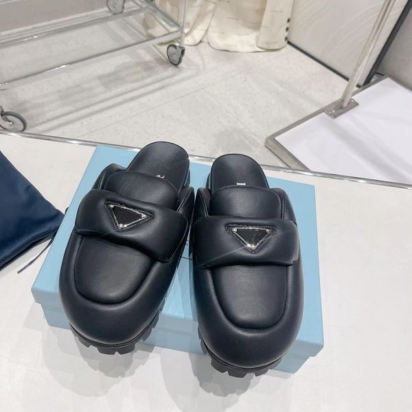 2023 designer slippers muffin bread slippers quality metal triangle 2cm rubber sole classic plaid sandals women's slippers casual half, Black
2023 designer slippers muffin bread slippers quality metal triangle 2cm rubber sole classic plaid sandals women's slippers casual half, Black
