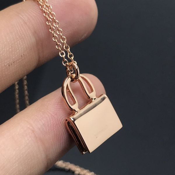luxury designer pendant necklaces fashion necklace for man woman h letter designers brand jewelry mens womens trendy personality clavicle ch, Silver
luxury designer pendant necklaces fashion necklace for man woman h letter designers brand jewelry mens womens trendy personality clavicle ch, Silver