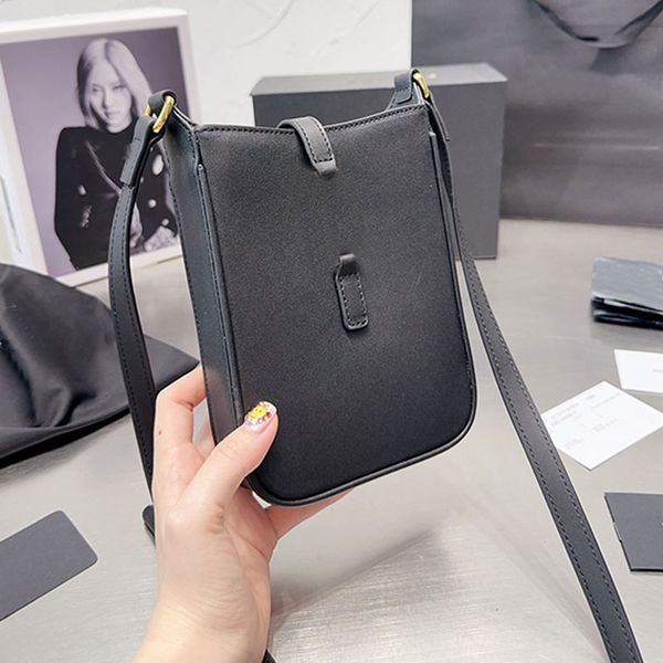 crossbody bag phone bags pouch fashion letter snap closure handbags purse adjustable shoulder strap genuine leather simple design women hand
crossbody bag phone bags pouch fashion letter snap closure handbags purse adjustable shoulder strap genuine leather simple design women hand