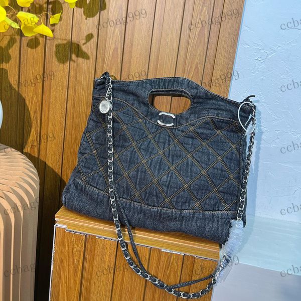 designer womens shopping bag oversized beach bag denim bag diamond embroidery silver hardware metal buckle matelasse chain crossbody bags ga
designer womens shopping bag oversized beach bag denim bag diamond embroidery silver hardware metal buckle matelasse chain crossbody bags ga