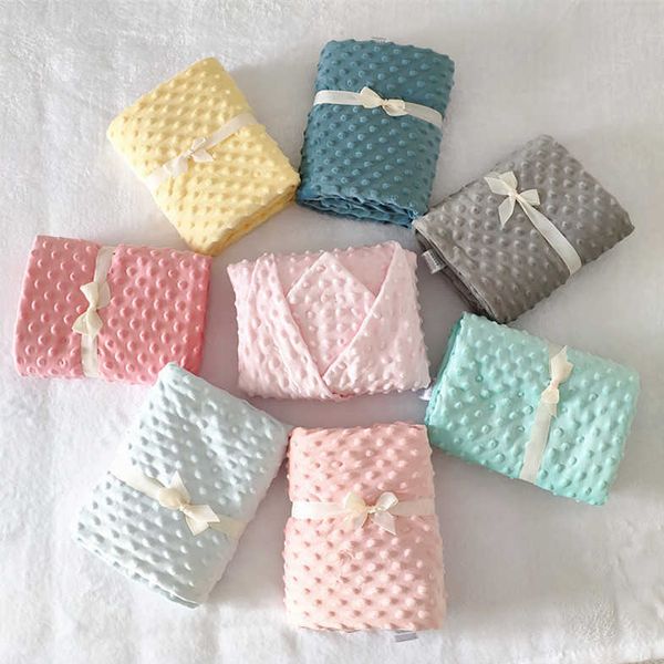 doudou is carried by a newborn baby nap air conditioning blanket children's summer cool blanket
doudou is carried by a newborn baby nap air conditioning blanket children's summer cool blanket