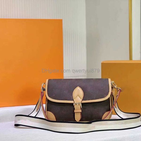 marmont women luxurys designers bags real leather handbags chain cosmetic messenger shopping shoulder bag totes lady wallet purse77889 qwert
marmont women luxurys designers bags real leather handbags chain cosmetic messenger shopping shoulder bag totes lady wallet purse77889 qwert
