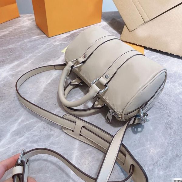 2023 handbag crossbody designer bags cross body totes bag leather high-capacity handbags evening party shopping business occasions 5 colors, Black;red
2023 handbag crossbody designer bags cross body totes bag leather high-capacity handbags evening party shopping business occasions 5 colors, Black;red