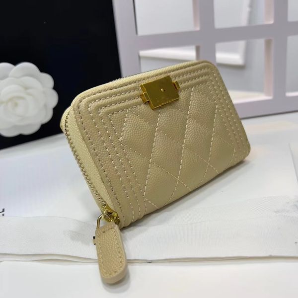 luxury high-end designer zipper wallet classic coin purse boy with the original single quality ling, grain, inner capacity good size: 11 *7.
luxury high-end designer zipper wallet classic coin purse boy with the original single quality ling, grain, inner capacity good size: 11 *7.