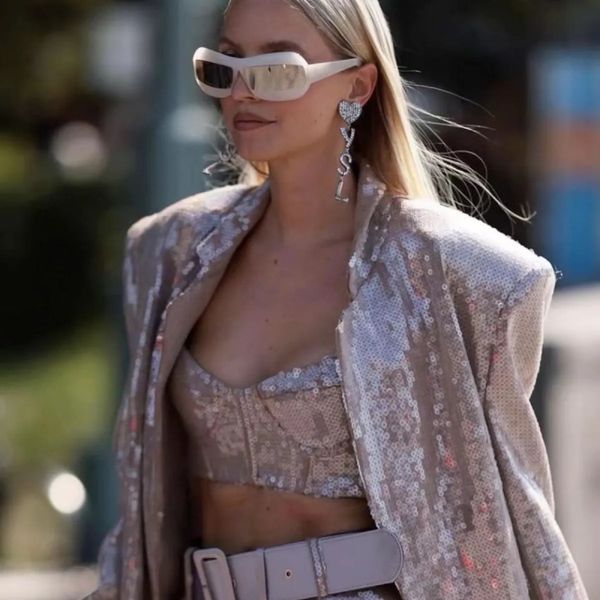 2023ss new designer runway oversized sunglasses with the same high-end ins europe and the united states retro, White;black
2023ss new designer runway oversized sunglasses with the same high-end ins europe and the united states retro, White;black