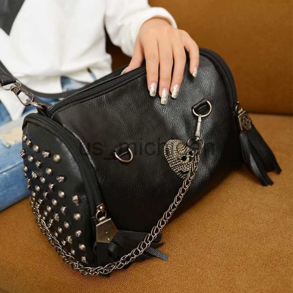 evening bags chuwanglin skull chain handbags tassel designer women bag vintage shoulder bag large capacity punk bag female 5131421 j230609
evening bags chuwanglin skull chain handbags tassel designer women bag vintage shoulder bag large capacity punk bag female 5131421 j230609
