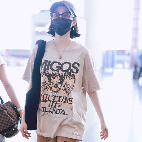 wholesale designer t shirt for sale ouyang nana's same g allery d ept migos co branded washing water worn vintage short sleeved t shirt, White;black
wholesale designer t shirt for sale ouyang nana's same g allery d ept migos co branded washing water worn vintage short sleeved t shirt, White;black