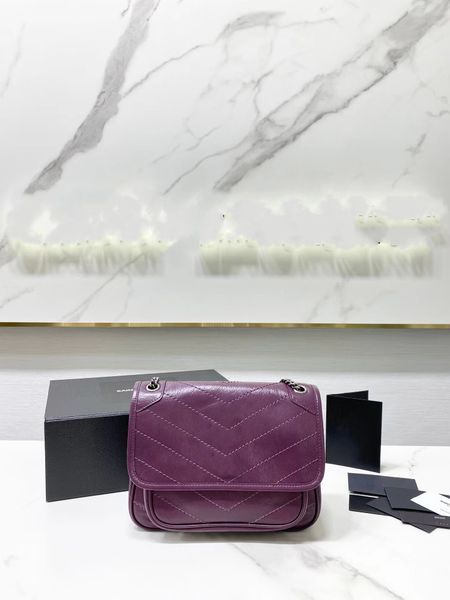 selling high-end classic luxury handbag web celebrity stars together back oil wax, soft bag type 22 x16x12cm very casual
selling high-end classic luxury handbag web celebrity stars together back oil wax, soft bag type 22 x16x12cm very casual