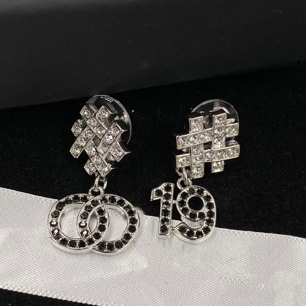 fashion women's earrings jewelry designer earrings pearl women's pendant elegant simple style women's wedding party jewelry g, Golden;silver
fashion women's earrings jewelry designer earrings pearl women's pendant elegant simple style women's wedding party jewelry g, Golden;silver