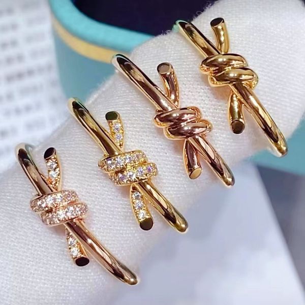 european and american famous brand women's love knot ring luxury ring jewelry wedding valentine's day gift with box, Slivery;golden
european and american famous brand women's love knot ring luxury ring jewelry wedding valentine's day gift with box, Slivery;golden