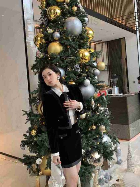 two piece dress designer high end 23 early spring black gold button round neck long sleeve velvet half skirt set bph4, White
two piece dress designer high end 23 early spring black gold button round neck long sleeve velvet half skirt set bph4, White