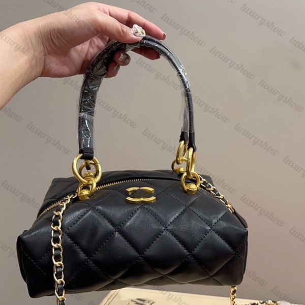 2023 classic luxury chain bag fashion flat box chain bag retro women black and white handbag designer shoulder bag
2023 classic luxury chain bag fashion flat box chain bag retro women black and white handbag designer shoulder bag