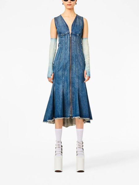 low2023we street style dresses luxury brand designer anagram embroidery logo moving castle bustier dress wave sleeveless denim dress, Black;pink
low2023we street style dresses luxury brand designer anagram embroidery logo moving castle bustier dress wave sleeveless denim dress, Black;pink