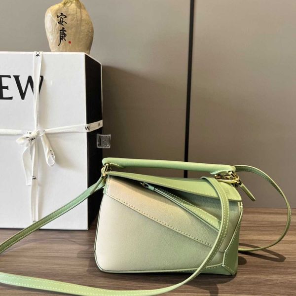 bag new women's mini geometry puzzle spliced pillow handheld one shoulder oblique straddle high quality
bag new women's mini geometry puzzle spliced pillow handheld one shoulder oblique straddle high quality