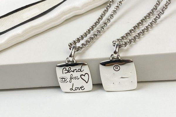 2023 fashion new designer necklace luxury square brand pendant necklace couple necklace pattern decoration no box, Silver
2023 fashion new designer necklace luxury square brand pendant necklace couple necklace pattern decoration no box, Silver