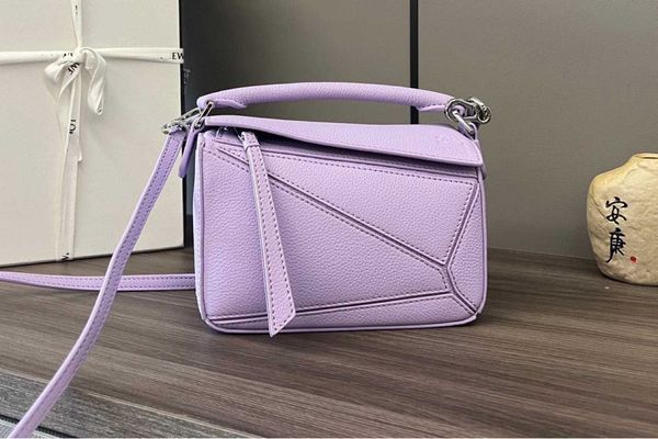 yiwei's new puzzle cowhide litchi pattern plain geometric bag spliced mini high quality
yiwei's new puzzle cowhide litchi pattern plain geometric bag spliced mini high quality