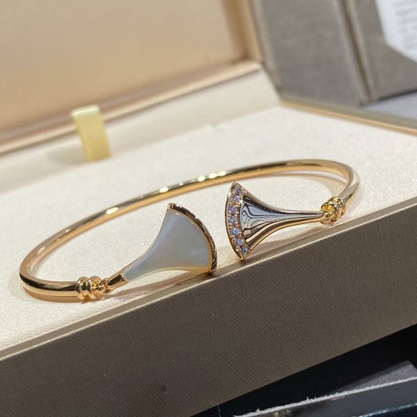 rhinestone natural shell dress bangle for women charm bracelets cuff, Golden;silver
rhinestone natural shell dress bangle for women charm bracelets cuff, Golden;silver