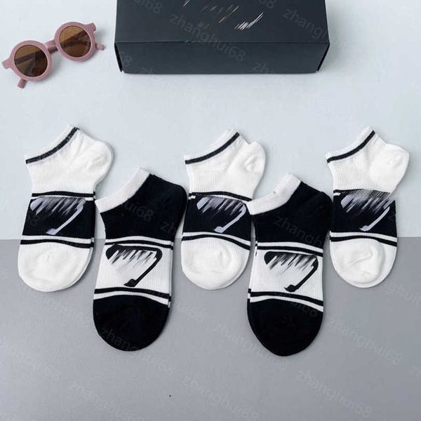 23ss designer men women socks low-cut socks 5 pairs in box brand triangular letter logo jacquard socks pure cotton sweat-absorbent comfortab, Black
23ss designer men women socks low-cut socks 5 pairs in box brand triangular letter logo jacquard socks pure cotton sweat-absorbent comfortab, Black