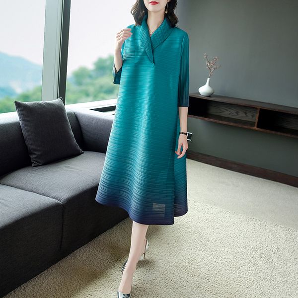 women loose gradient elegant dresses miyake pleated summer female casual vintage fashion folds mid-length a-line dress, Black;gray
women loose gradient elegant dresses miyake pleated summer female casual vintage fashion folds mid-length a-line dress, Black;gray