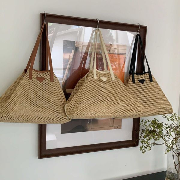 beach bags korean version woven large capacity bag for women's 2023 new niche design westernized commuting one shoulder tote
beach bags korean version woven large capacity bag for women's 2023 new niche design westernized commuting one shoulder tote