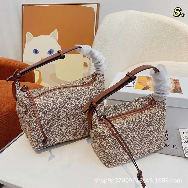 luojia cubi 2023 new lunch box embroidered underarm shoulder bag fashion trend versatile high grade genuine leather bag for women
luojia cubi 2023 new lunch box embroidered underarm shoulder bag fashion trend versatile high grade genuine leather bag for women