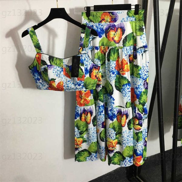 fashion designer women two piece set sicilian vacation style set temperament smocked halter floral patterns high waist pleated half skirt wo, White
fashion designer women two piece set sicilian vacation style set temperament smocked halter floral patterns high waist pleated half skirt wo, White
