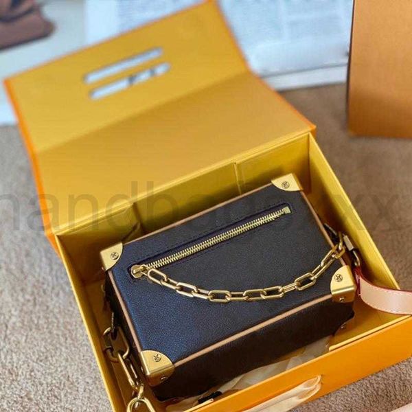 designer bag for mens womens messenger cross body classic embossed genuine leather letters handbags luggage
designer bag for mens womens messenger cross body classic embossed genuine leather letters handbags luggage