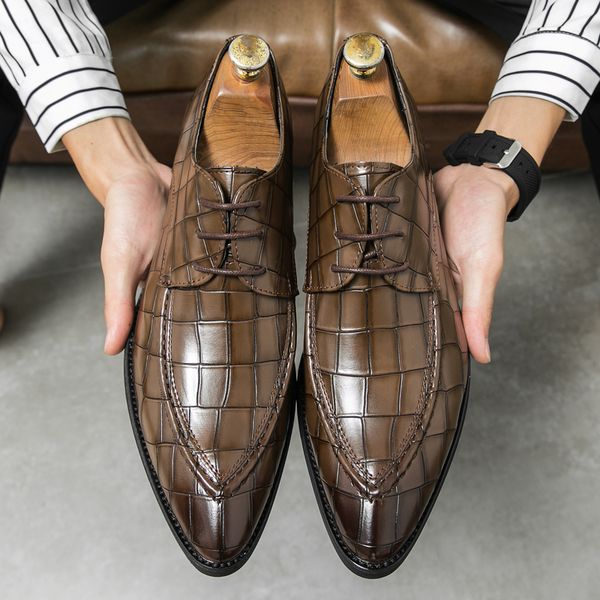derby shoes men pu embossed pattern low heel lace-up pointed business dress shoes classic large size 38-46, Black
derby shoes men pu embossed pattern low heel lace-up pointed business dress shoes classic large size 38-46, Black