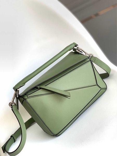pillow geometry bag new lingge splice small square bag handheld one shoulder diagonal cross leather women's bag high quality
pillow geometry bag new lingge splice small square bag handheld one shoulder diagonal cross leather women's bag high quality