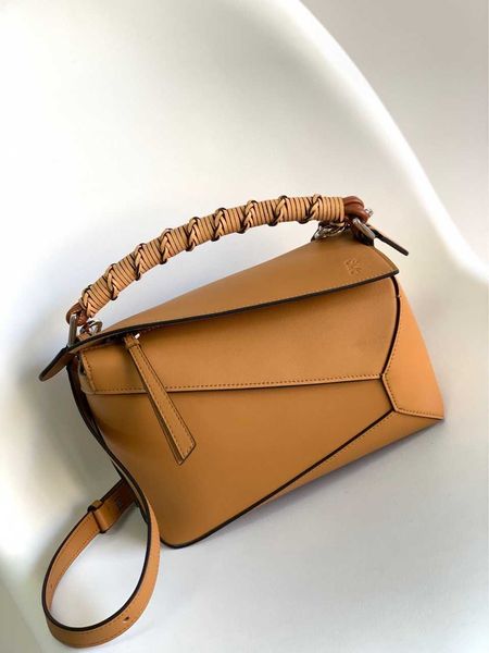 puzzle napa calf leather vine weaving handle jigsaw bag single shoulder bag crossbody bag
puzzle napa calf leather vine weaving handle jigsaw bag single shoulder bag crossbody bag
