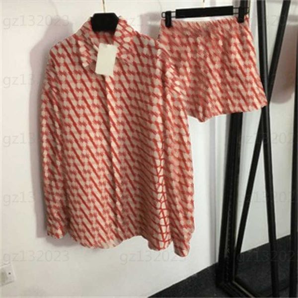 letter pattern two piece designe women summer 100% cotton fashion lapel long-sleeved shirt waist stretch casual shorts womens designers clot, White
letter pattern two piece designe women summer 100% cotton fashion lapel long-sleeved shirt waist stretch casual shorts womens designers clot, White