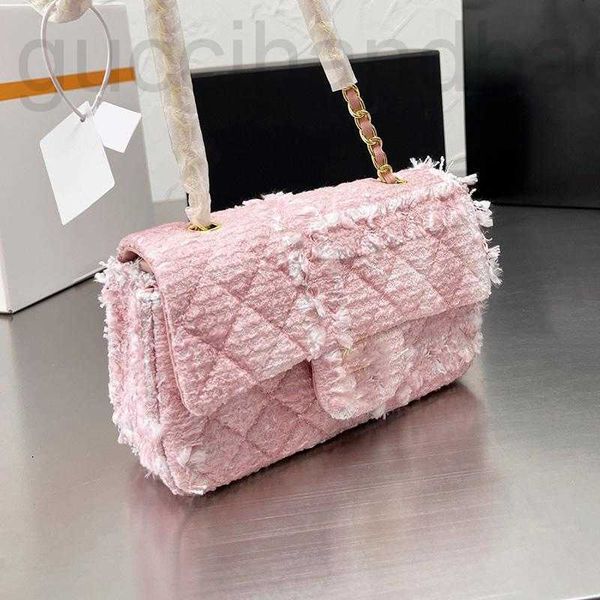 2022ss pink tweed classic mini flap bags quilted matelasse chain crossbody shoulder outdoor sacoche luxury designer womens cosmetic case pur
2022ss pink tweed classic mini flap bags quilted matelasse chain crossbody shoulder outdoor sacoche luxury designer womens cosmetic case pur