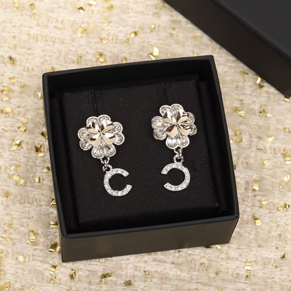 2023 luxury quality charm drop earring with diamond in two colors plated flower design have box stamp ps7090b, Golden
2023 luxury quality charm drop earring with diamond in two colors plated flower design have box stamp ps7090b, Golden