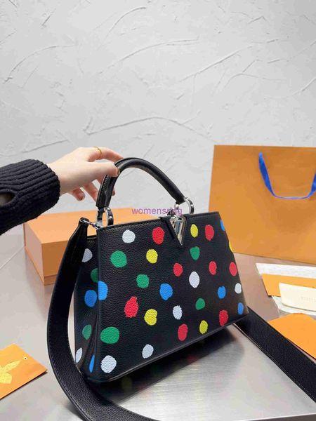 tz 4-color designer bag 5a classic capucines bb handbag luxury soft lychee pattern taurillon series handbag ladies fashion small shoulder me
tz 4-color designer bag 5a classic capucines bb handbag luxury soft lychee pattern taurillon series handbag ladies fashion small shoulder me