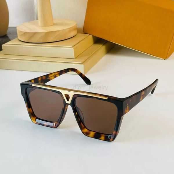evidence sunglasses for women and men summer 1502 evidence style anti-ultraviolet retro plate square full frame eyeglasses random box 25bxj, White;black
evidence sunglasses for women and men summer 1502 evidence style anti-ultraviolet retro plate square full frame eyeglasses random box 25bxj, White;black