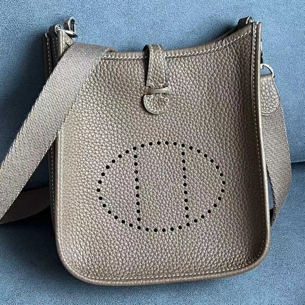 designer h home bag evelynn layer tc cow leather wax thread evelyns 29 hollowedout singleshoulder crossbody womens litchi pattern soft buck
designer h home bag evelynn layer tc cow leather wax thread evelyns 29 hollowedout singleshoulder crossbody womens litchi pattern soft buck