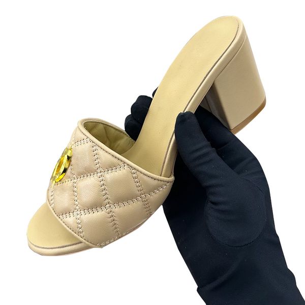23ss classic lambskin womens sandals chunky heels 2cm/7cm slippers designer retro round toes black slides hardware matelasse quilted texture
23ss classic lambskin womens sandals chunky heels 2cm/7cm slippers designer retro round toes black slides hardware matelasse quilted texture