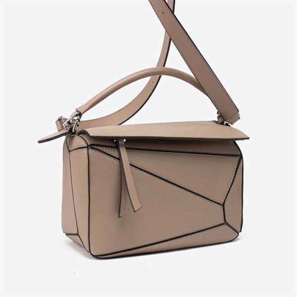 light luxury lychee patterned soft leather geometric bag new niche design versatile splicing handbag single shoulder crossbody bag
light luxury lychee patterned soft leather geometric bag new niche design versatile splicing handbag single shoulder crossbody bag