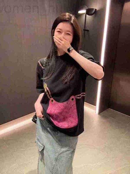 women's hoodies & sweatshirts designer the collision of pink and black t-shirts does not show monotony, the pattern small bag is full
women's hoodies & sweatshirts designer the collision of pink and black t-shirts does not show monotony, the pattern small bag is full